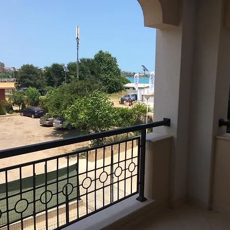 First Line In Kavaci شقة