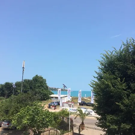 First Line In Kavaci Apartmán
